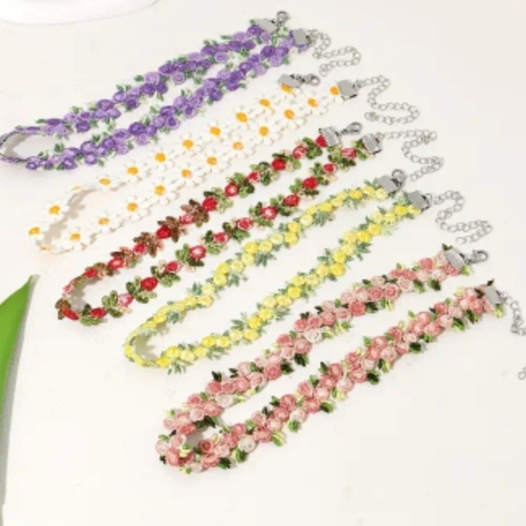 5 Piece Set Adjustable Floral Choker Necklace Set - Multicolor Y2K Style - Picture 3 of 6